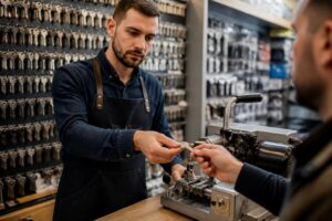 découvrez les prix pour faire des doubles de clés de maison et les informations essentielles à connaître avant de vous lancer dans la duplication.